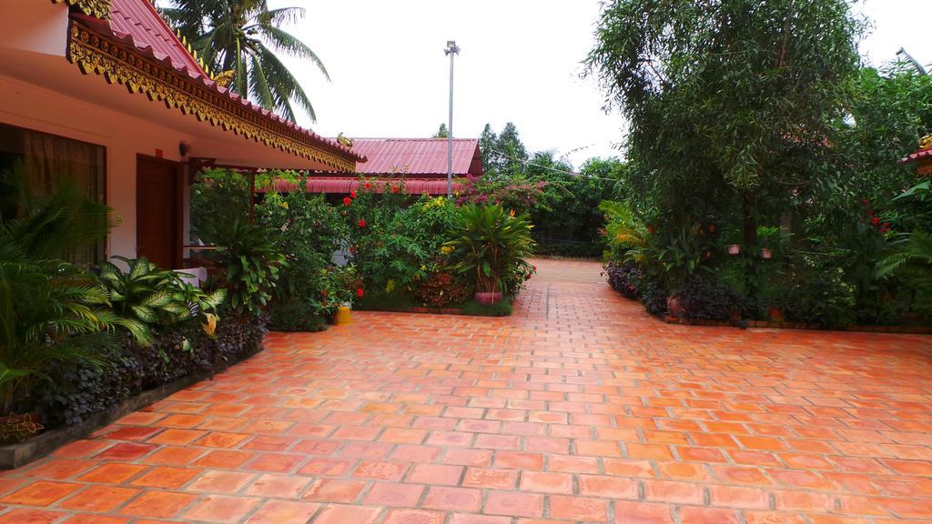 Reaksmey Meanrith Guesthouse And Residence Sihanoukville Exteriör bild